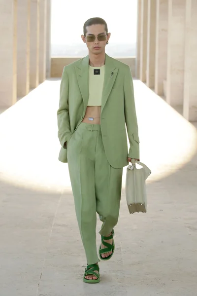 Look 2